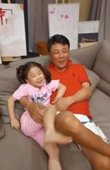 孙颖莎被小朋友整害羞了