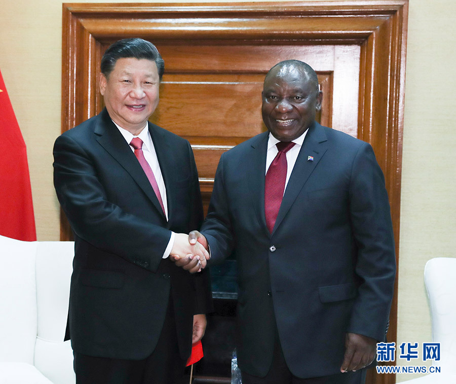 习近平同南非总统拉马福萨会谈