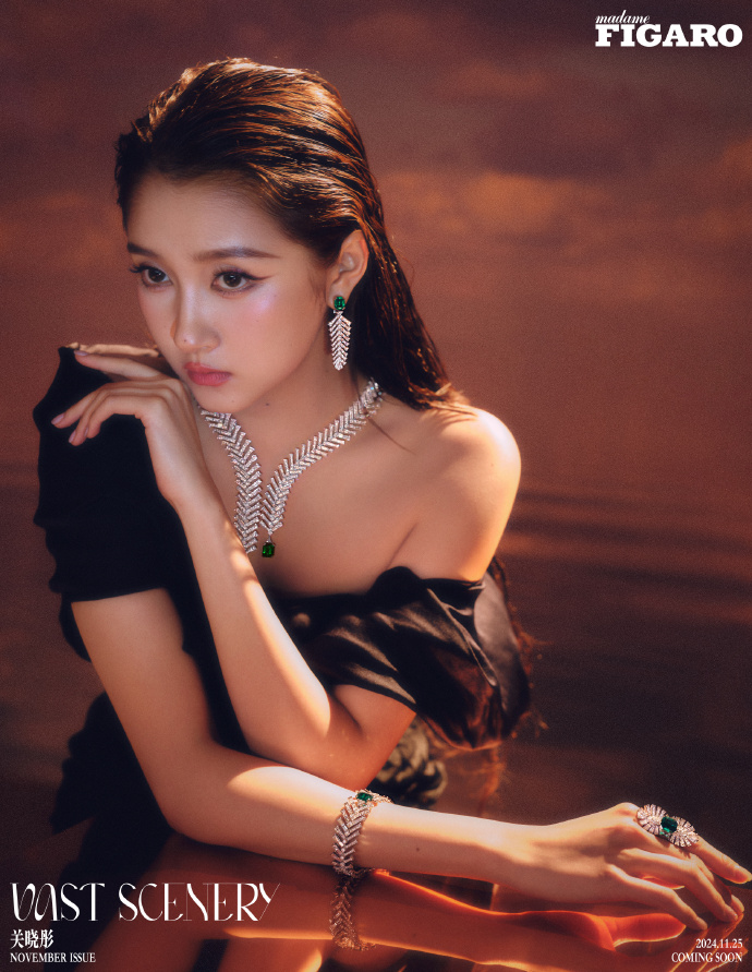 关晓彤解锁第三本主流女刊
