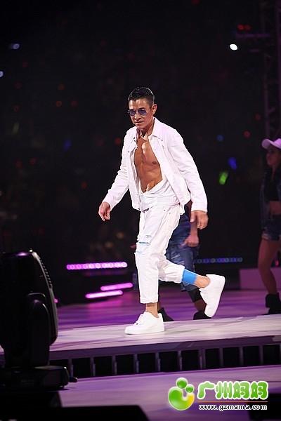 刘德华演唱会第一排被炒到68880元