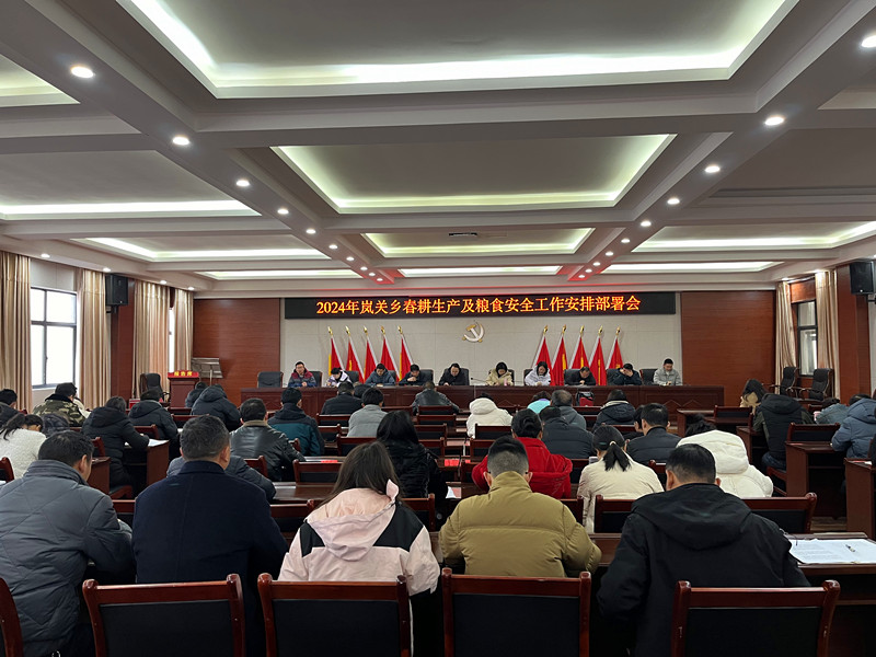 博主评春耕受阻：资本乡贤演双簧