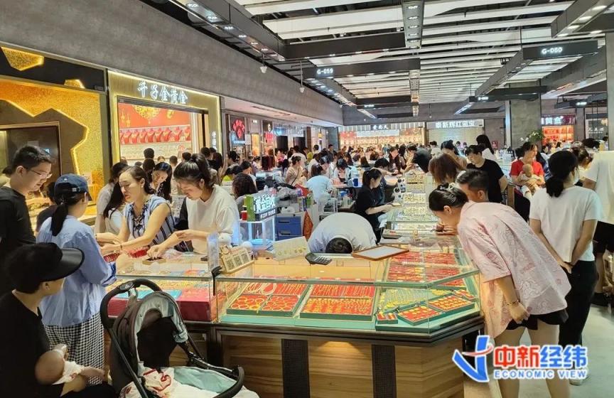周大福深圳厂区停产：珠宝首饰为啥不好卖了