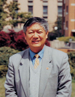 复旦大学教授倪世雄逝世