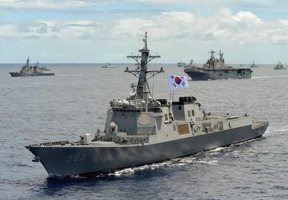 外交部回应中国军舰进入日本领海
