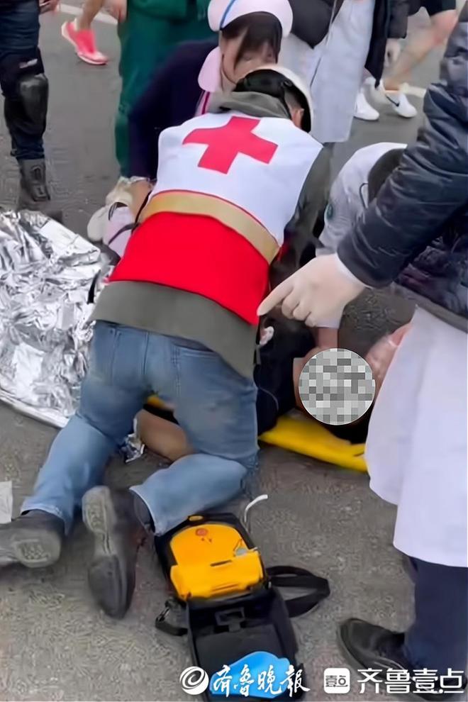 外卖员自费数千元买AED随身携带