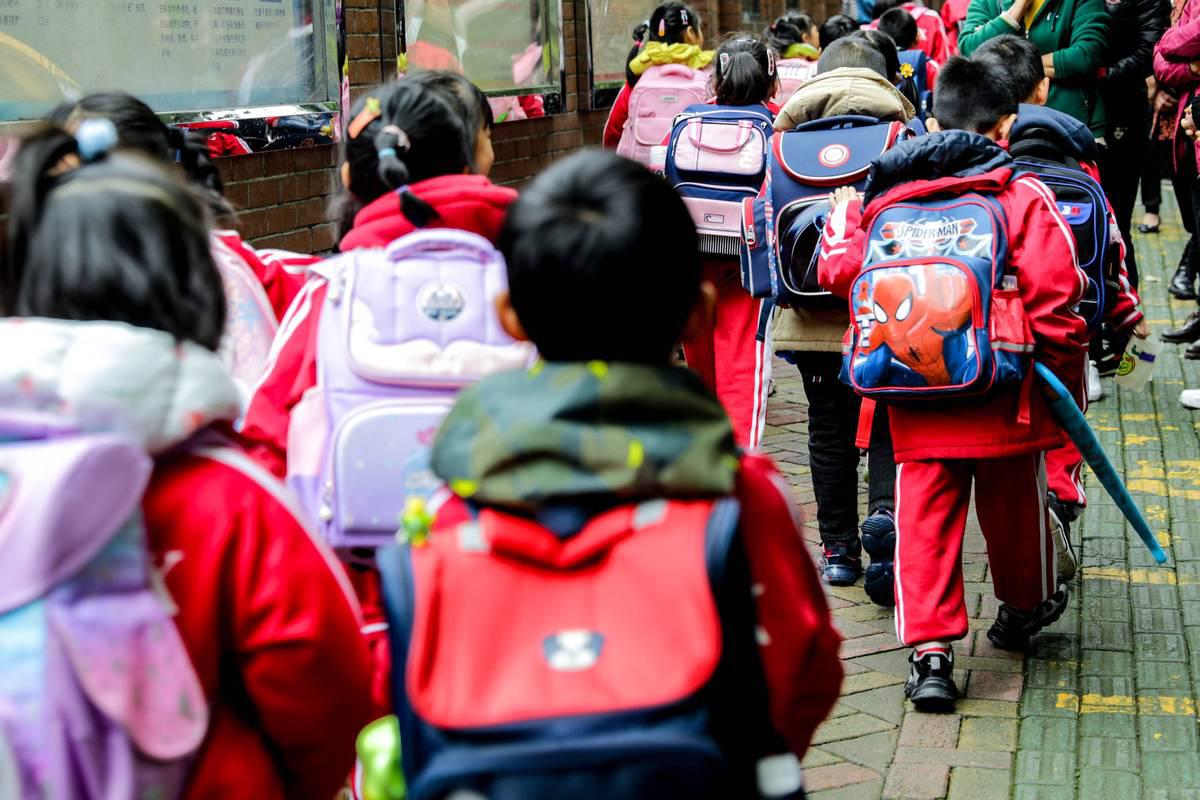湖南一地预计小学生十年缩减一半