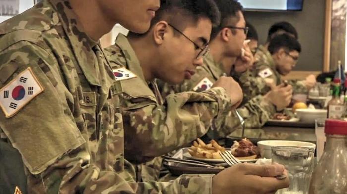 韩国男子为逃兵役增重至102公斤