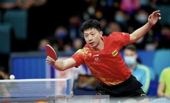 马龙、冯雨担任中国体育代表团旗手