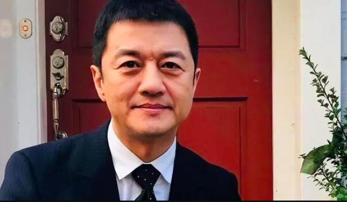 被曝欠拖工资,李亚鹏道歉:承诺下班前就给解决