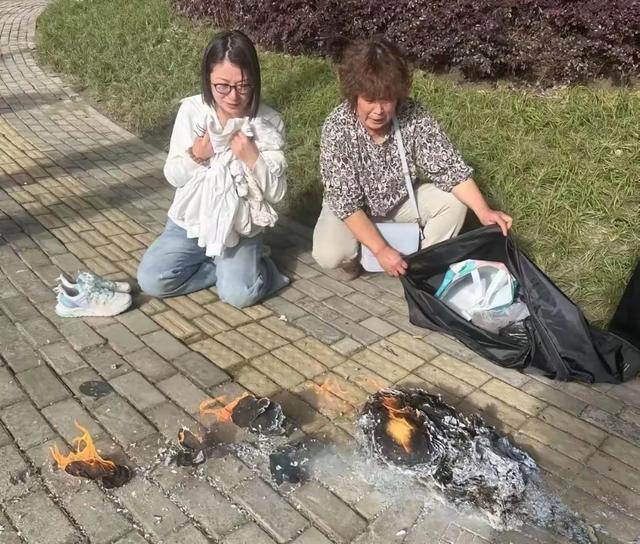 南通车祸遇难女孩已入土为安